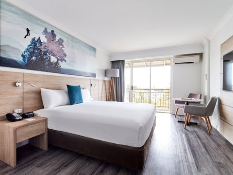 Novotel Cairns Oasis Resort - Holiday Adelaide 1