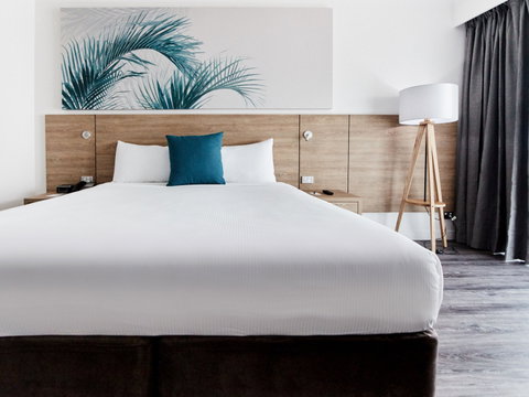 Novotel Cairns Oasis Resort - Holiday Adelaide 4