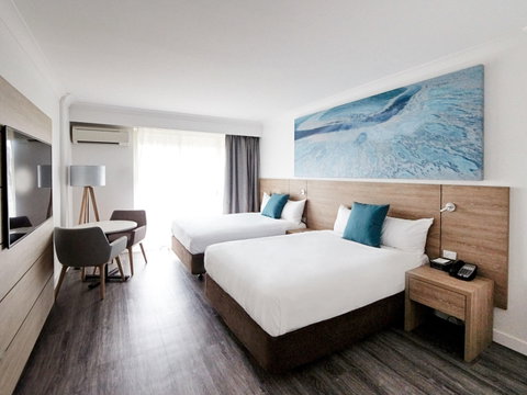 Novotel Cairns Oasis Resort - Holiday Adelaide 5