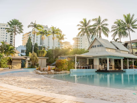 Novotel Cairns Oasis Resort - Holiday Adelaide 7