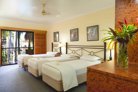 Palm Royale Cairns - Holiday Adelaide 4