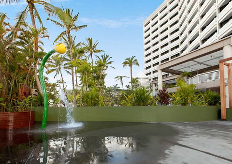 Rydges Esplanade Resort Cairns - Holiday Adelaide 1