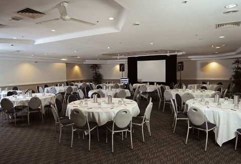 Rydges Esplanade Resort Cairns - Holiday Adelaide 12