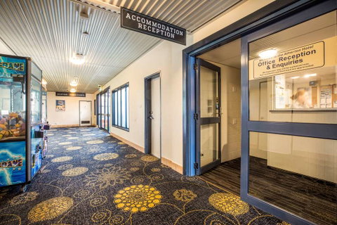 Atherton Hotel - Holiday Adelaide 1