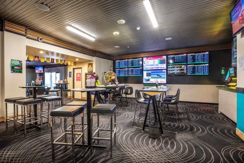 Atherton Hotel - Holiday Adelaide 5