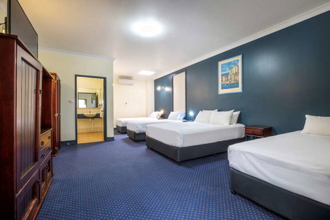 Atherton Hotel - Holiday Adelaide 7