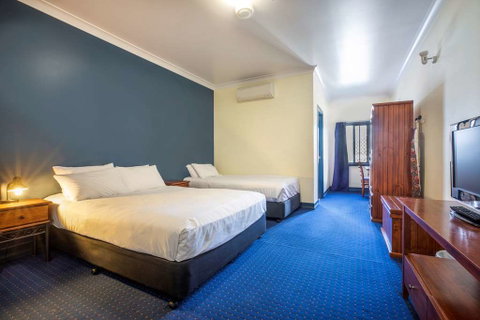 Atherton Hotel - Holiday Adelaide 8