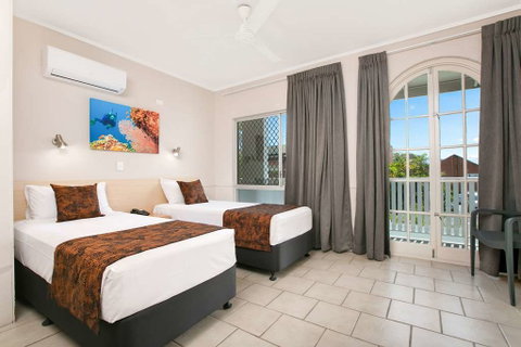 Comfort Inn Cairns City - Holiday Adelaide 4