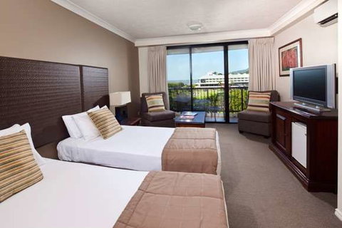 Mantra Esplanade - Holiday Adelaide 4