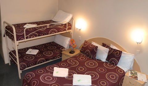 Arena Hotel - Holiday Adelaide 2