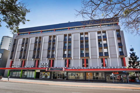 Madison Plaza Townsville - Holiday Adelaide 1