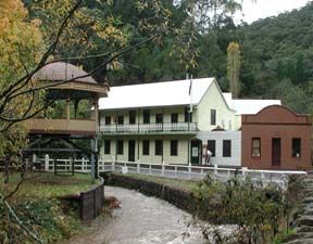 Walhalla's Star Hotel - Holiday Adelaide 0