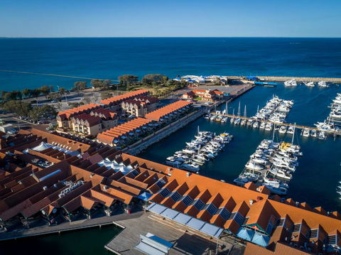Hillarys Harbour Resort Apartments - Holiday Adelaide 0