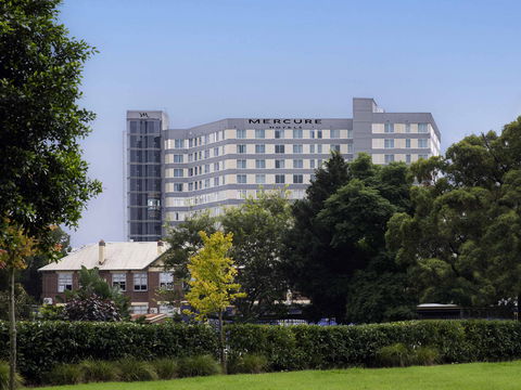 Mercure Sydney Bankstown - Holiday Adelaide 1