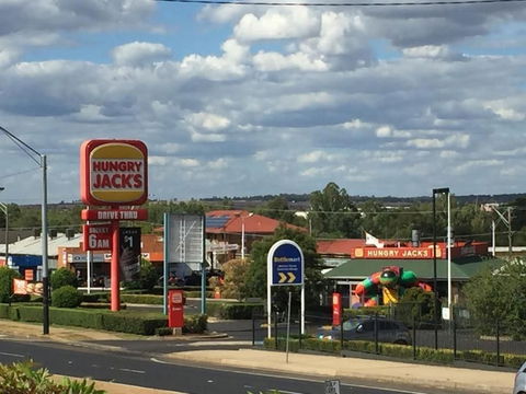 Across Country Motel & Svcd Apts - Holiday Adelaide 1
