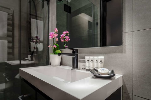 Crest on Park - Holiday Adelaide 2