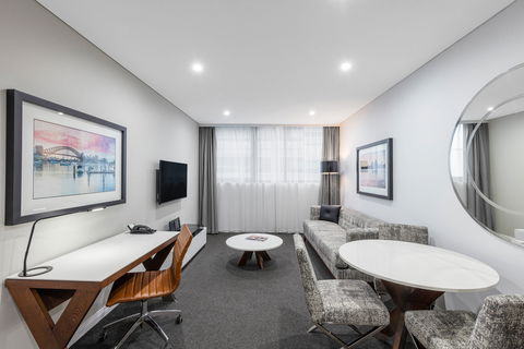 Meriton Serviced Apartments North Sydney - Holiday Adelaide 1