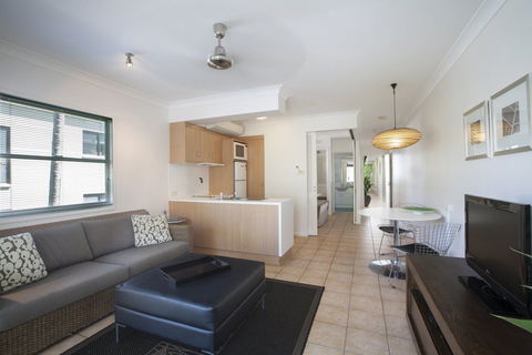 Port Douglas Apartments - Holiday Adelaide 1