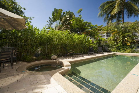 Port Douglas Apartments - Holiday Adelaide 2