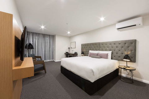 Avenue Hotel Canberra - Holiday Adelaide 2