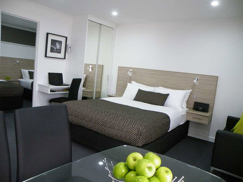 Hamilton Lonsdale Motel - Holiday Adelaide 4