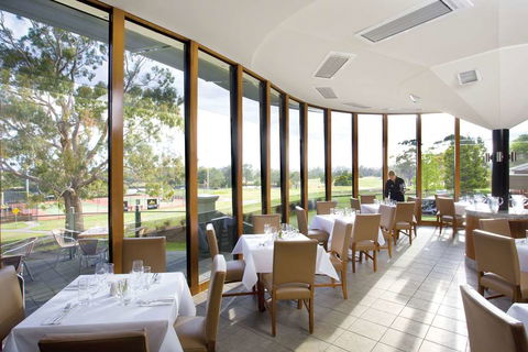 Country Club Tasmania - Holiday Adelaide 8