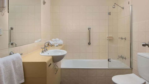 Country Club Villas - Holiday Adelaide 3