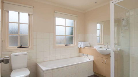Country Club Villas - Holiday Adelaide 4