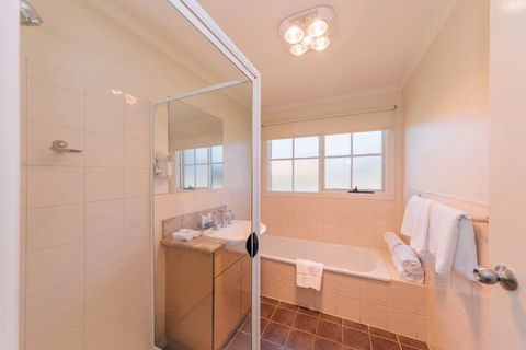 Country Club Villas - Holiday Adelaide 5