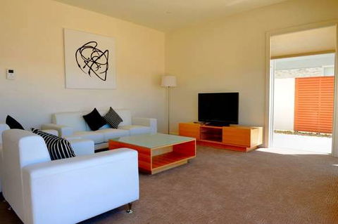 York Cove - Holiday Adelaide 6