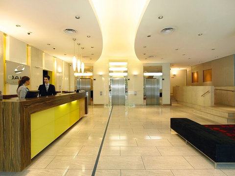 Oaks Embassy - Holiday Adelaide 1
