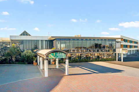 Quality Hotel Lighthouse - Holiday Adelaide 0