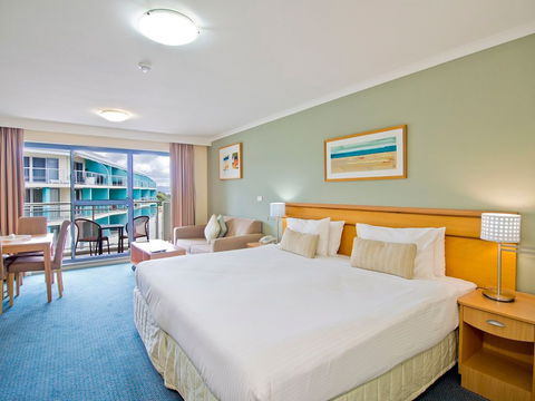 Oaks Waterfront Resort - Holiday Adelaide 2