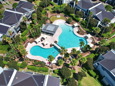 Pullman Magenta Shores Resort - Holiday Adelaide 1