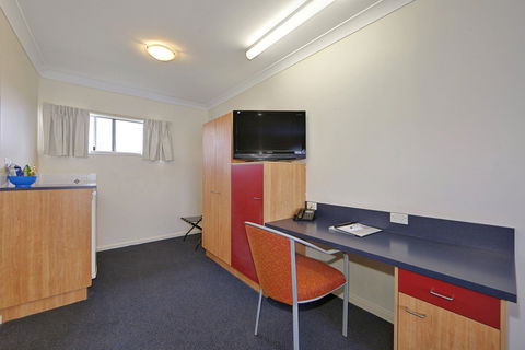 Boulevard Lodge - Holiday Adelaide 1