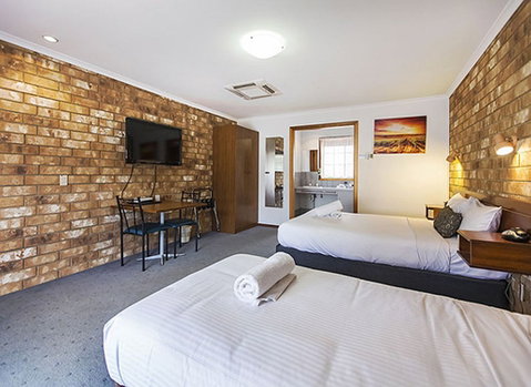 Clare Central Motel - Holiday Adelaide 1