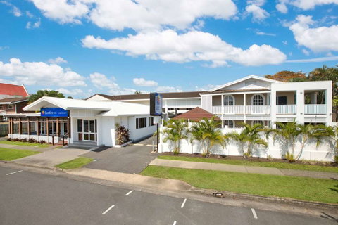 Comfort Inn Cairns City - Holiday Adelaide 1