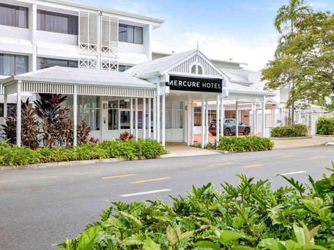 Mercure Cairns - Holiday Adelaide 1