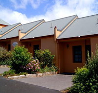 Meredith House and Mews - Holiday Adelaide