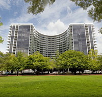 Astra Canberra Manhattan - Holiday Adelaide
