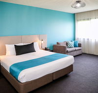 Mantra Melbourne Melton - Holiday Adelaide
