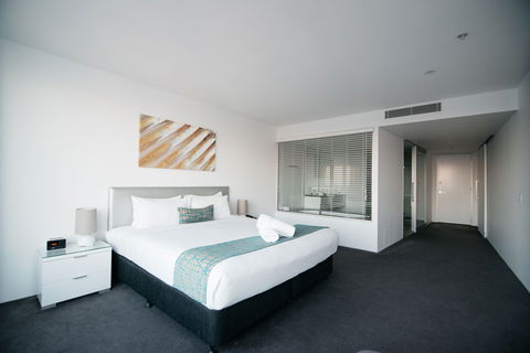 Q1 Resort & Spa - Holiday Adelaide 2