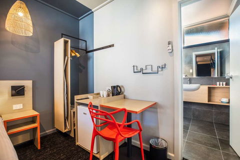Monash Hotel - Holiday Adelaide 2