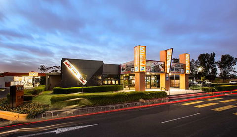 Nightcap At Keysborough Hotel - Holiday Adelaide 0