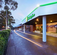 Holiday Inn Warwick Farm - Holiday Adelaide