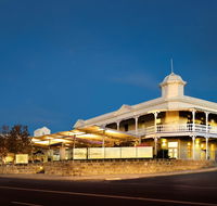 Tradewinds Hotel - Holiday Adelaide