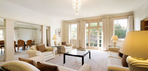 Hyatt Hotel Canberra - A Park Hyatt Hotel - Holiday Adelaide 7