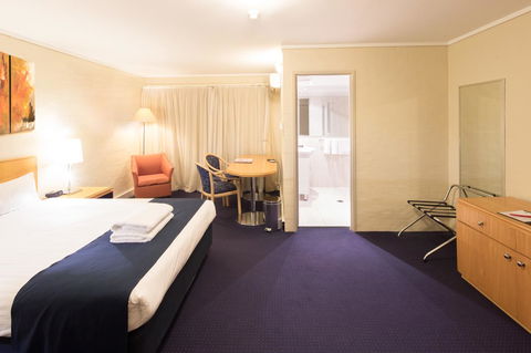 Ibis Styles Canberra - Holiday Adelaide 1