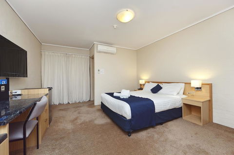 Ibis Styles Canberra - Holiday Adelaide 18