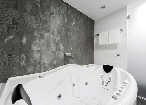 Avenue Hotel Canberra - Holiday Adelaide 4
